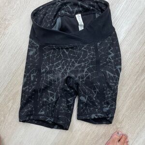 Lululemon Black Patterned Women’s cycle Shorts